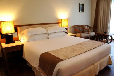 Contemporary Deluxe Double or Twin Room — Safari Beach Hotel Patong